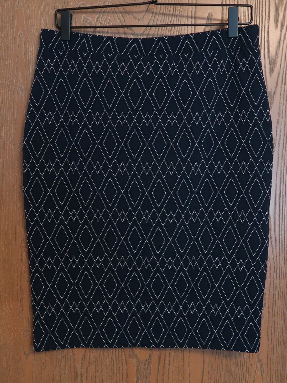 Leota stretchy pencil skirt M
